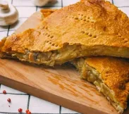 Пирог слоёный с капустой и мясом 2 кг | SakhFood