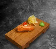 Опалённый лосось | SakhFood