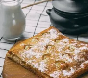 Пирог слоеный с творогом и изюмом 1 кг | SakhFood