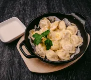 Классика жанра в грибном соусе запеченные 10 шт | SakhFood