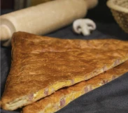 Пирог слоеный с ветчиной и сыром 2кг | SakhFood