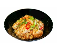 Жаренный рис с морепродуктами и овощами в устричном соусе | SakhFood