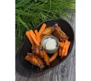 Крылышки в остром соусе BBQ 8 шт. | SakhFood