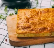Пирог слоёный с картофелем и мясом 1 кг | SakhFood