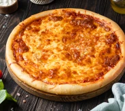 Пицца Болгарская Маргарита с сыром Моцарелла и томатным соусом | SakhFood